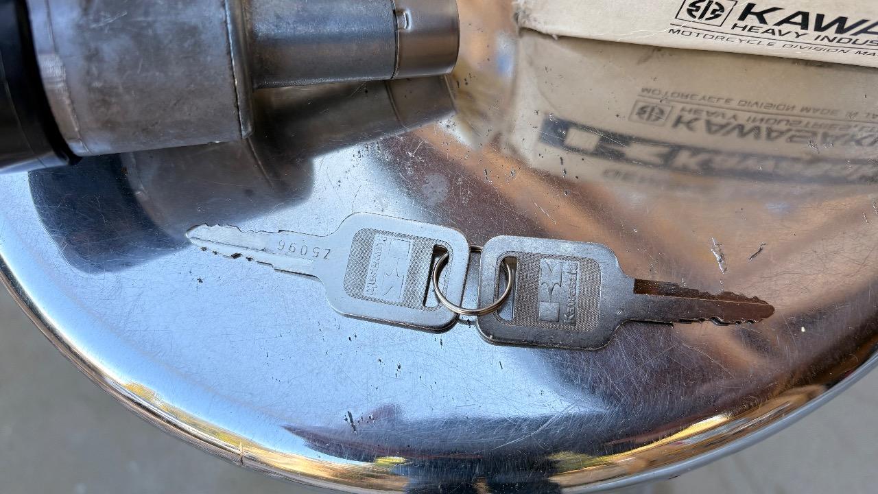 Pièces KAWASAKI 1000 R / 1000 J LesAnciennes.com