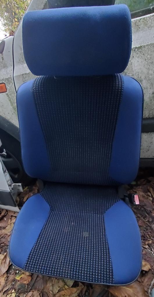 Intérieur complet PEUGEOT 106 COLOR LINE en TBE LesAnciennes.com