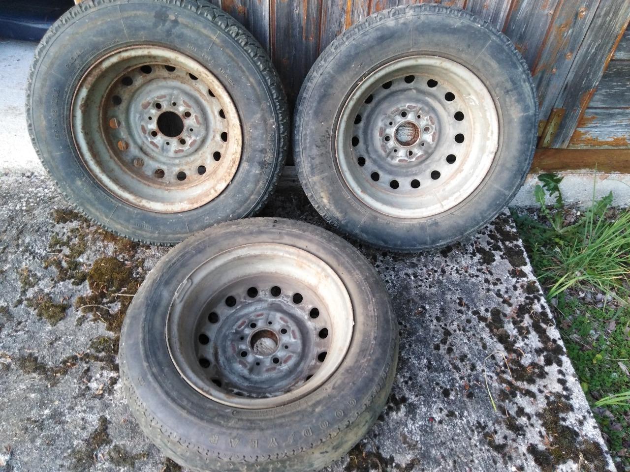 Jantes FIAT 850 Fiat 850 coupé LesAnciennes.com