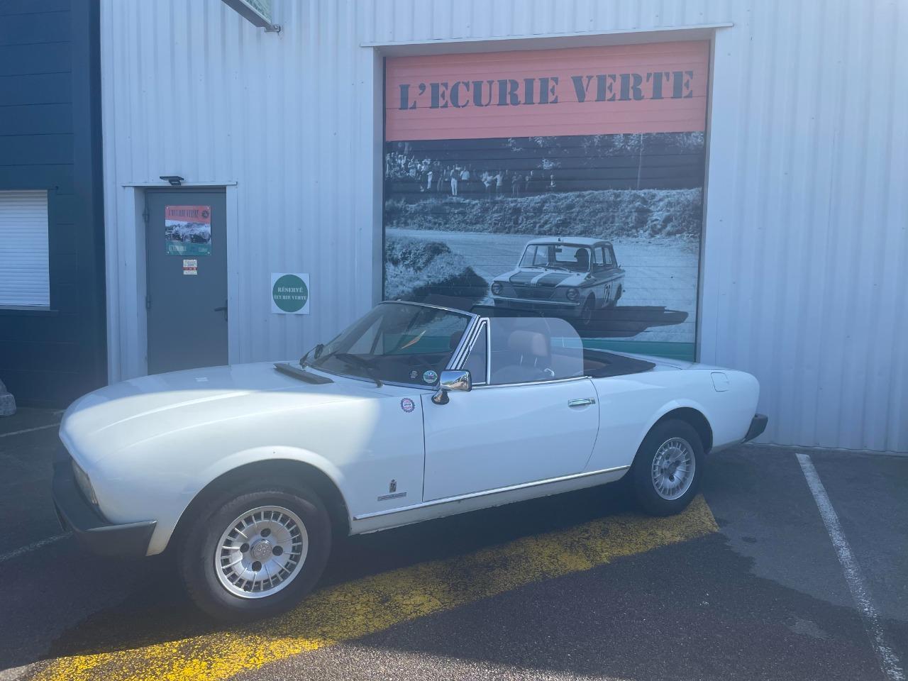 PEUGEOT 504 cabriolet - 1980 LesAnciennes.com