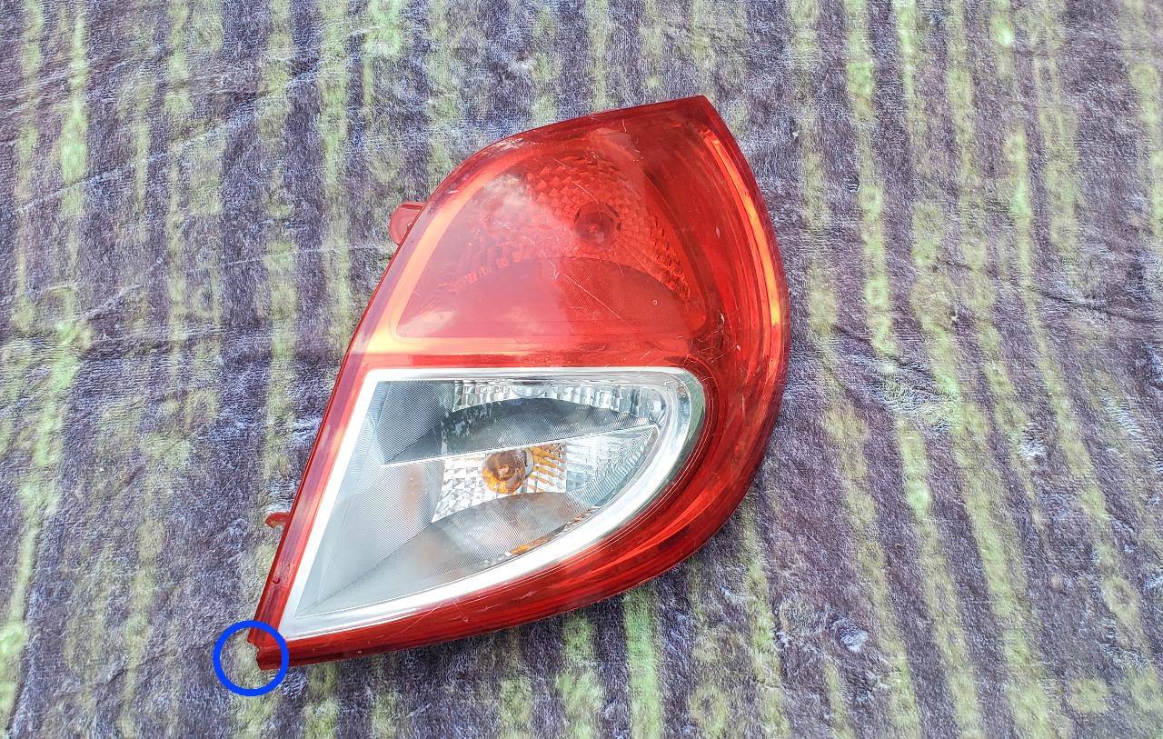 Feu arrière droit RENAULT CLIO 3 phase 2 imparfait LesAnciennes.com