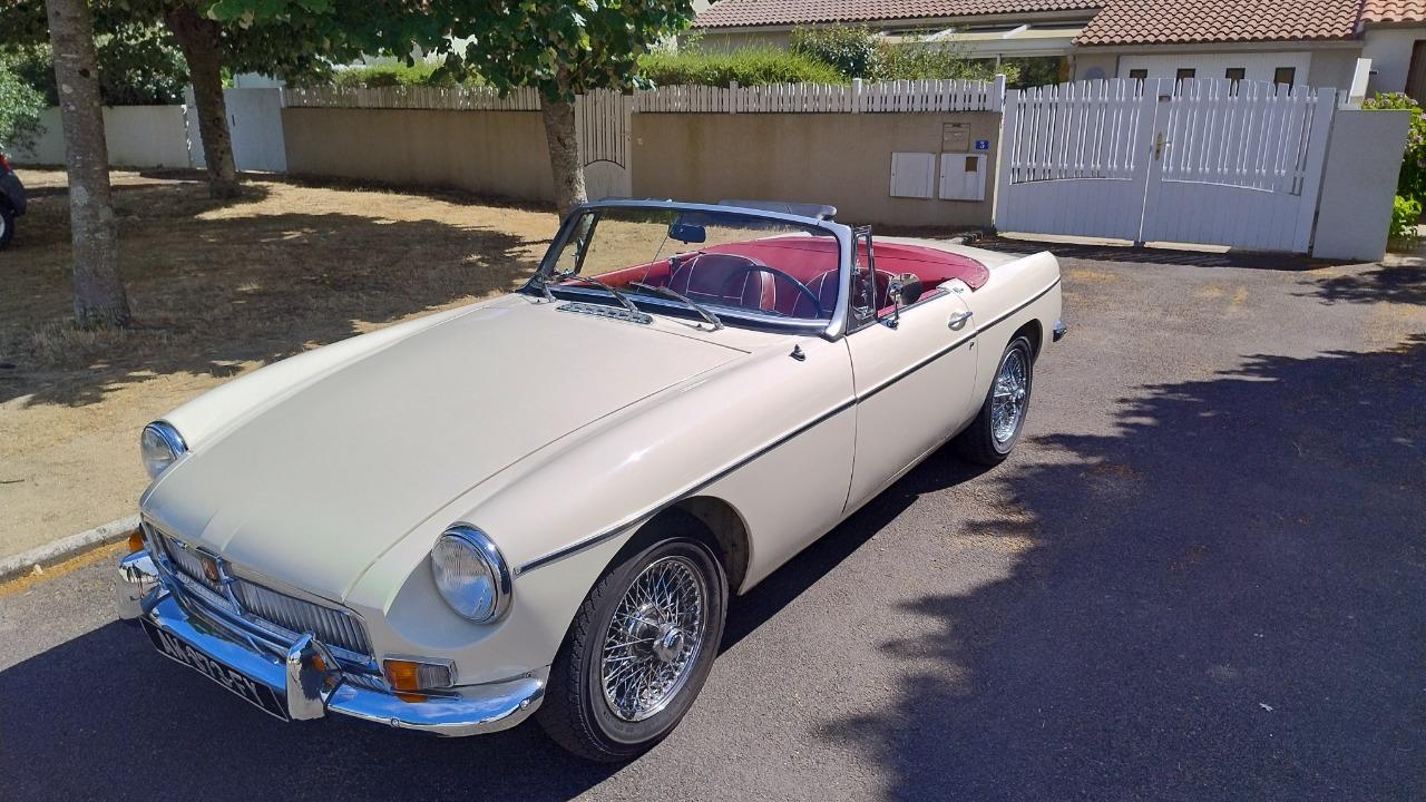 MG MGB - 1979 LesAnciennes.com