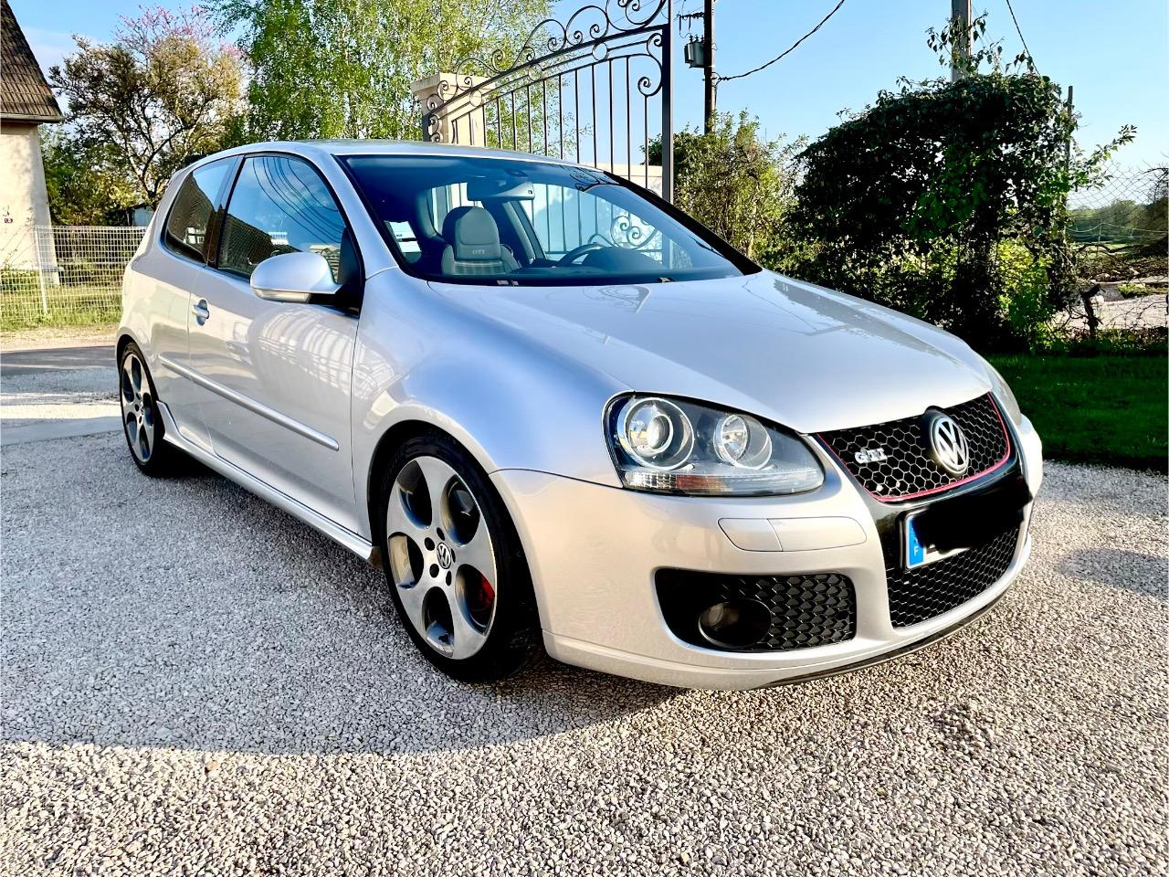 VOLKSWAGEN Golf - 2005 LesAnciennes.com