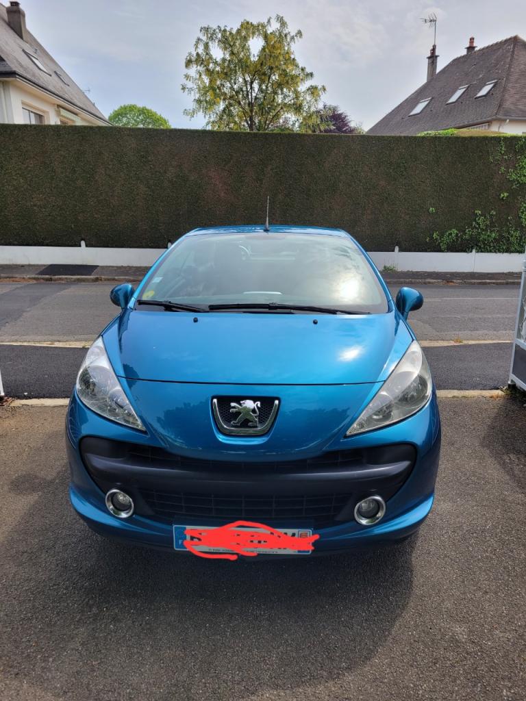 PEUGEOT 207 CC - 2006 LesAnciennes.com