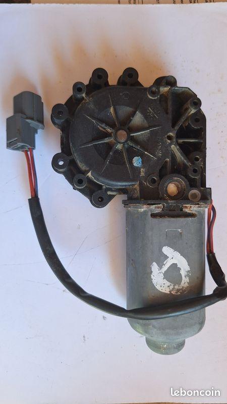 Moteur lève glace MG F/TF côté droit LesAnciennes.com