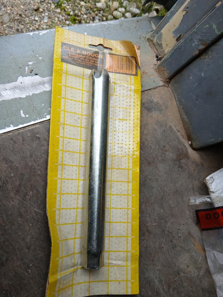 Clé PEUGEOT 204 LesAnciennes.com