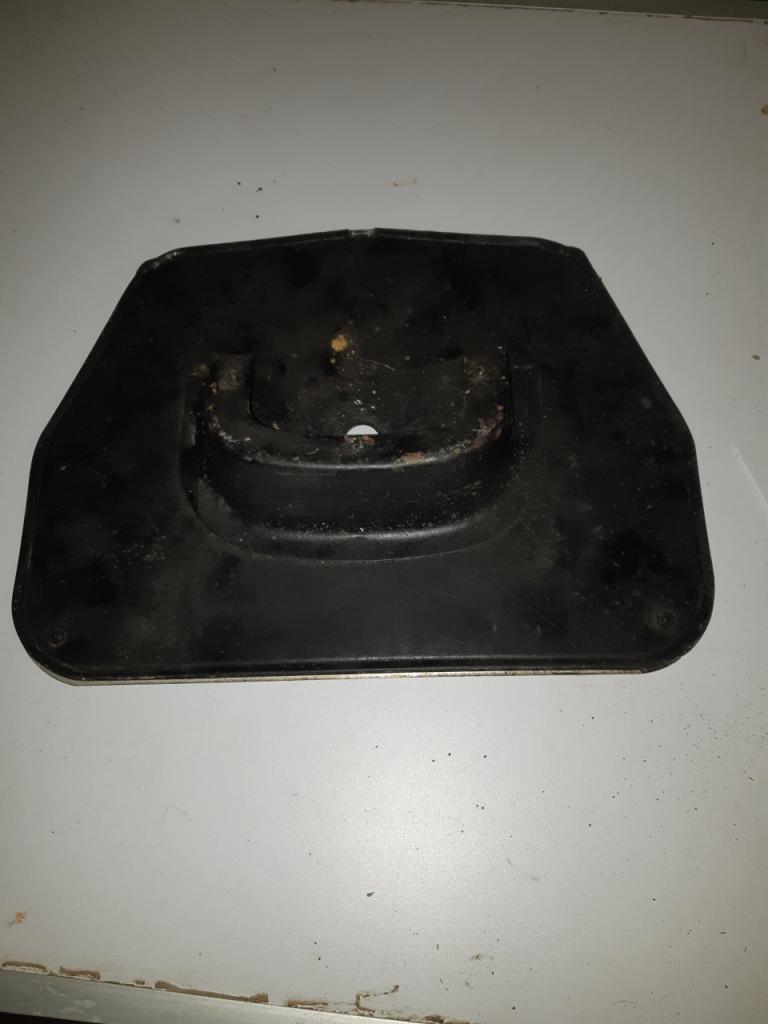 Support plaque RENAULT 4CV LesAnciennes.com