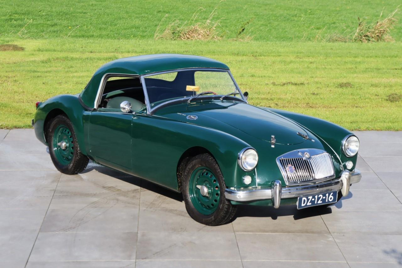 MG A Twin-Cam - 1959 LesAnciennes.com