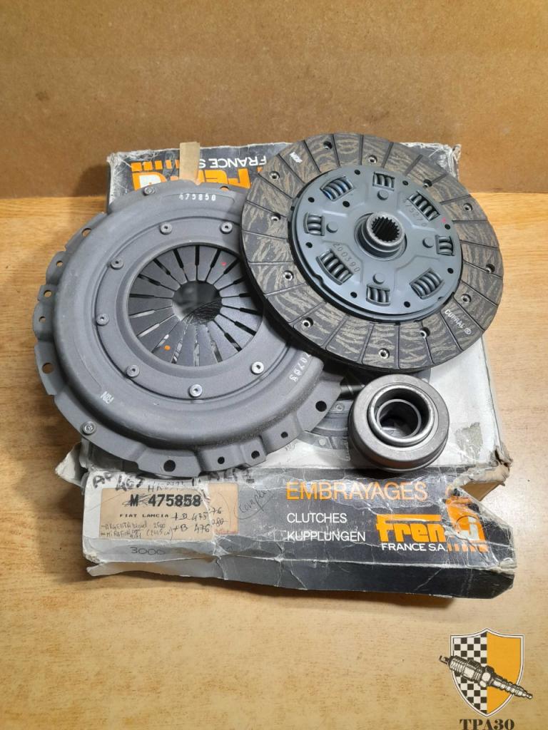 Kit Embrayage Fiat 131 MIrafiori 2000 LesAnciennes.com
