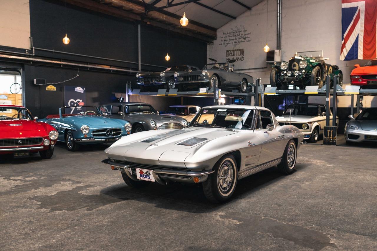 CHEVROLET Corvette C2 SplitWindow Fueli - 1963 LesAnciennes.com