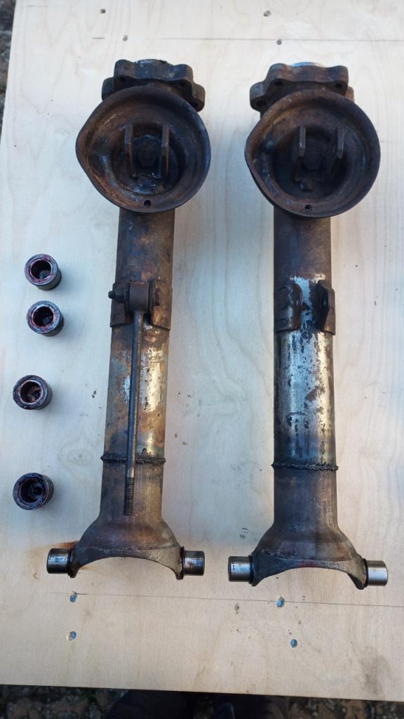 Trompettes Dauphine avec 4 Dés LesAnciennes.com