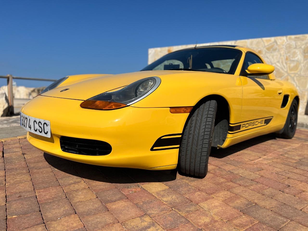 PORSCHE Boxster Soul - 1999 LesAnciennes.com