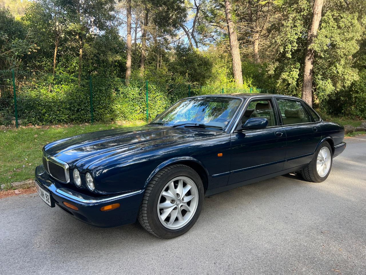 JAGUAR XJ300 V8 - 1999 LesAnciennes.com