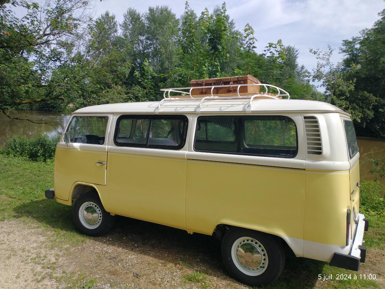 VOLKSWAGEN Combi T2 - 1984 LesAnciennes.com