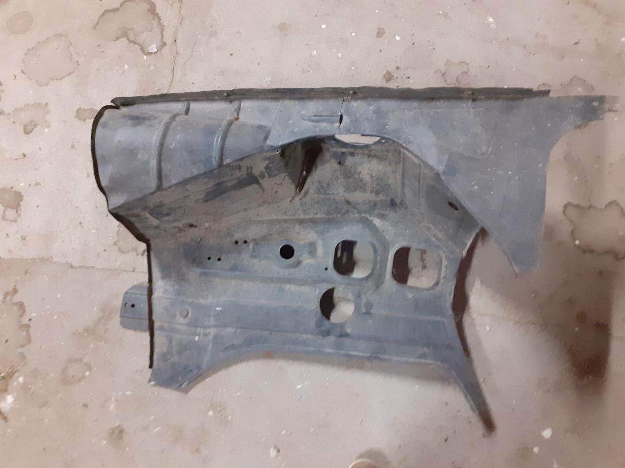 Aile intérieure PEUGEOT 304 LesAnciennes.com