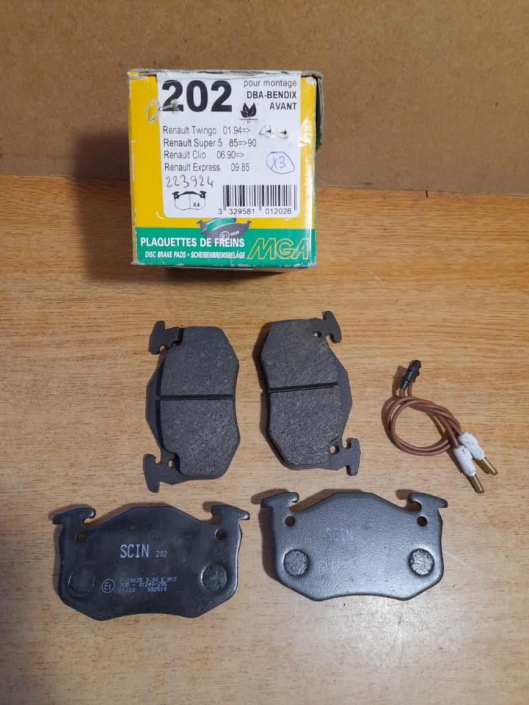 Plaquettes de frein avant Renault super 5 express LesAnciennes.com