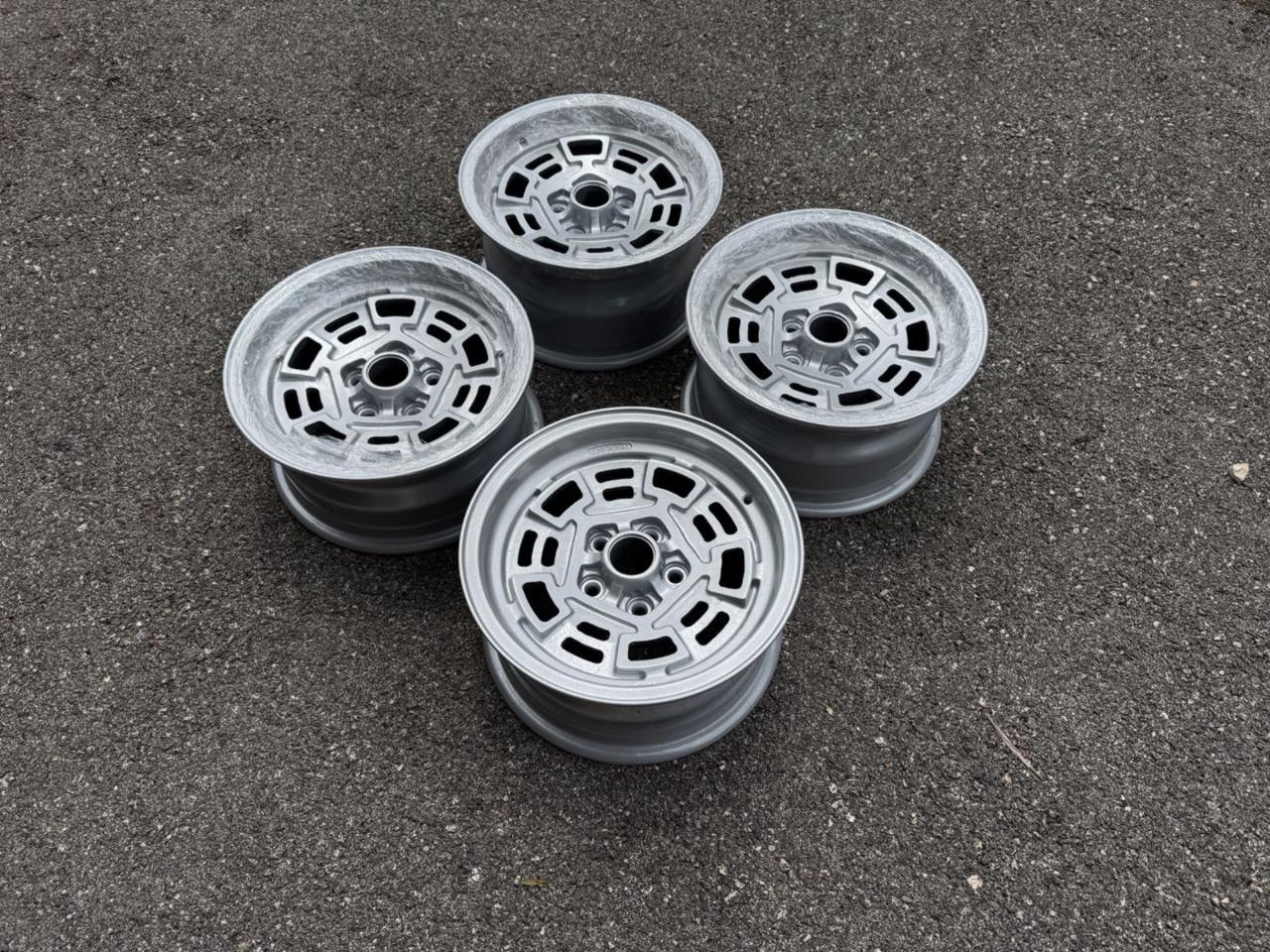 Jantes Campagnolo DE TOMASO Pantera LesAnciennes.com