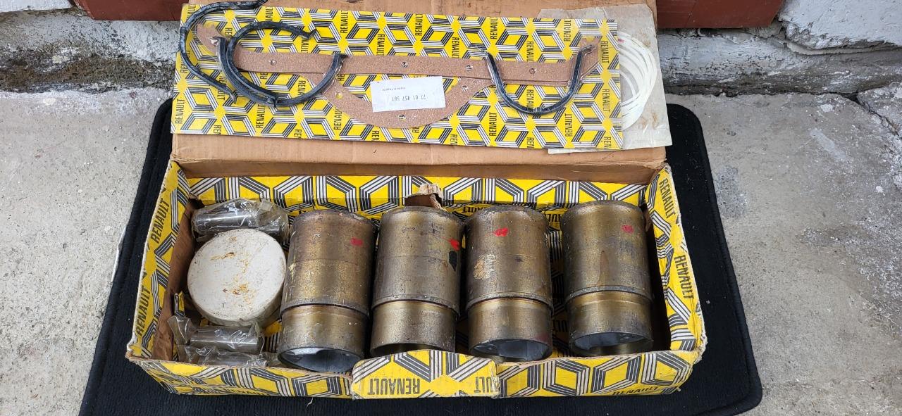 Chemises pistons RENAULT 12 (R12) R10 R12 Estafett LesAnciennes.com