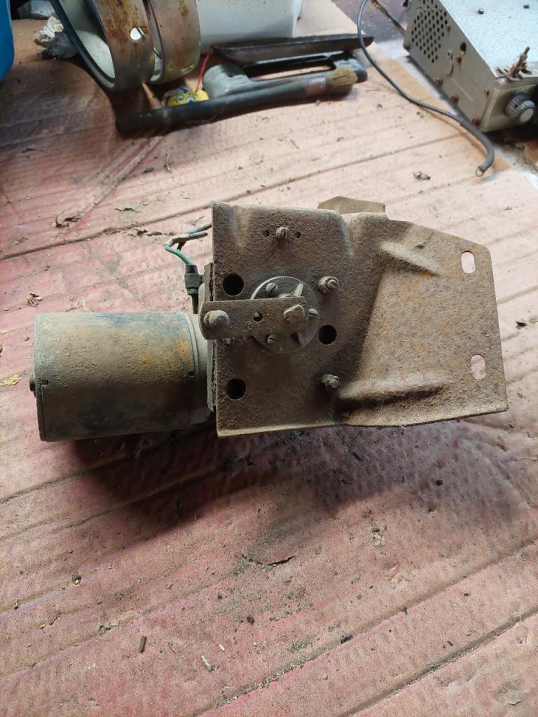 Moteur d'essuie glace pour SIMCA 1300 LesAnciennes.com