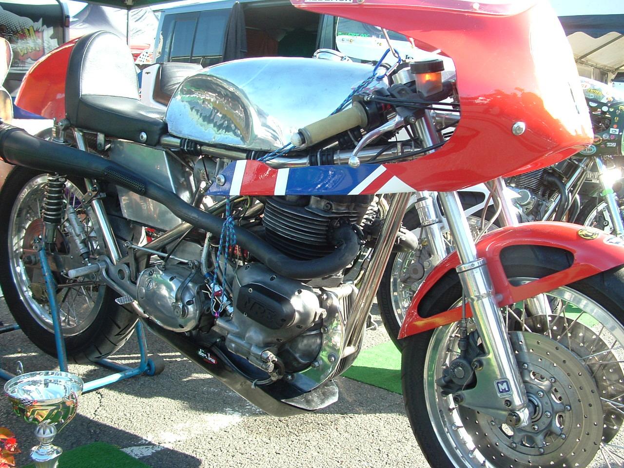 WESLAKE seeley nourish 850cc - 1969 LesAnciennes.com