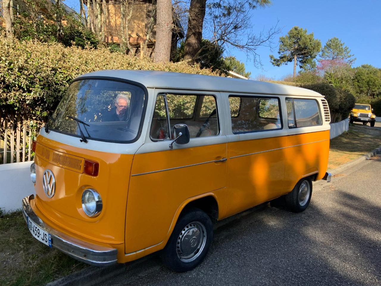 VOLKSWAGEN Combi combi T2 BAY WINDOW - 1974 LesAnciennes.com