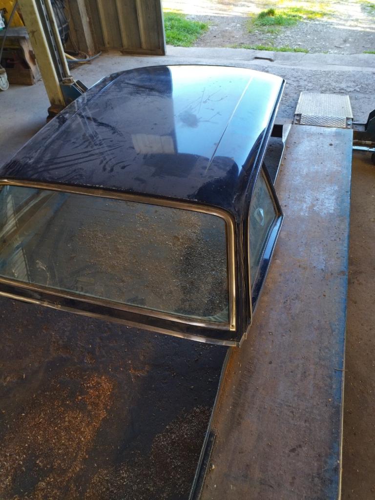 Hard top TRIUMPH Stag LesAnciennes.com