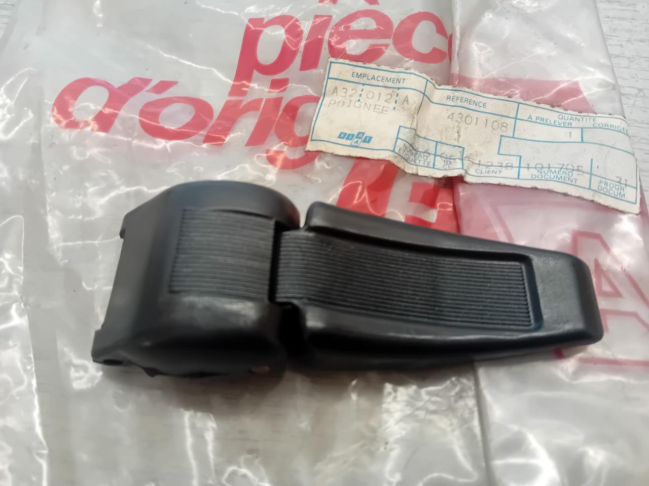 4301108 POIGNEE NEUVE OUVERTURE CAPOTE FIAT 126 LesAnciennes.com