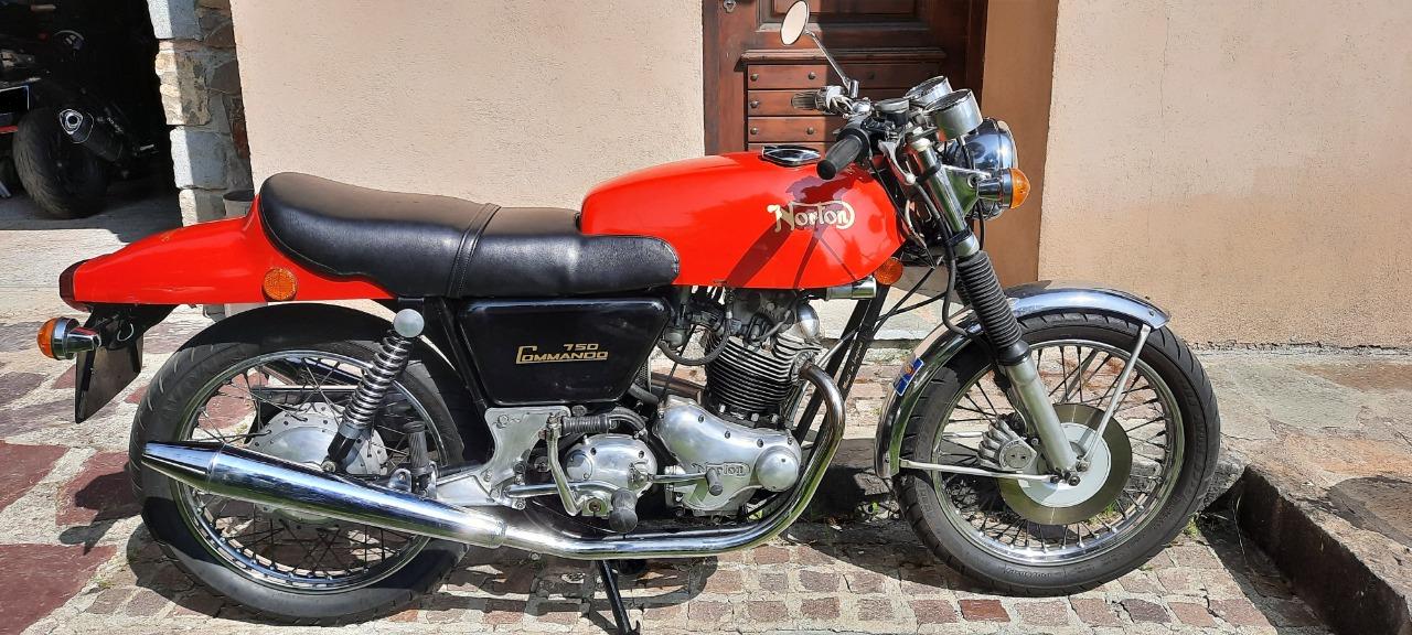 NORTON Commando 750 - 1973 LesAnciennes.com