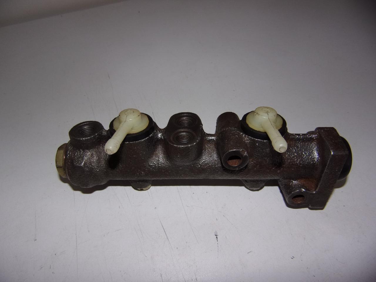 MAITRE-CYLINDRE DE FREIN pour FIAT X1/9 LesAnciennes.com