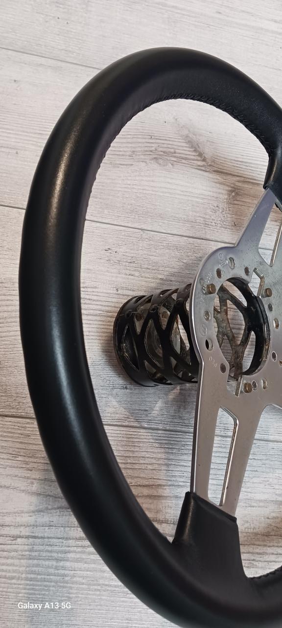 Volant cuir neuf VOLKSWAGEN Golf 1 gti LesAnciennes.com