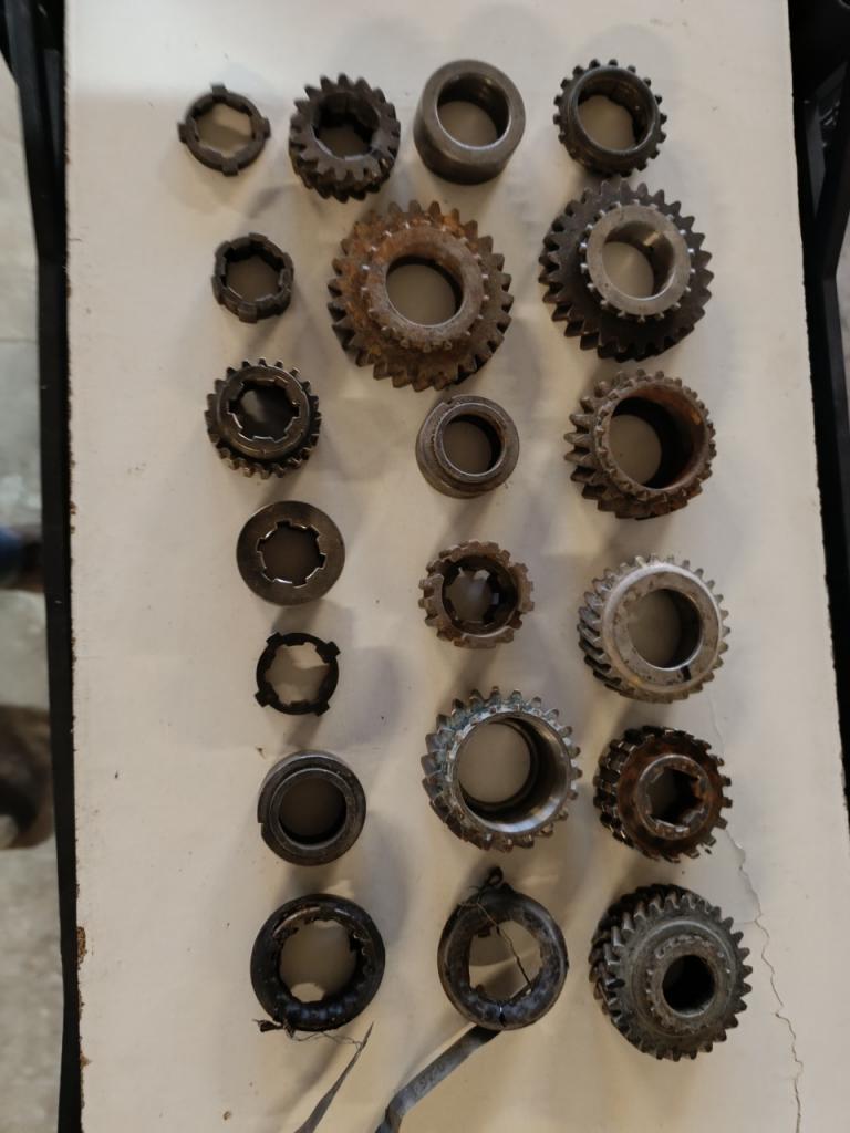 Panhard pièces de boite LesAnciennes.com