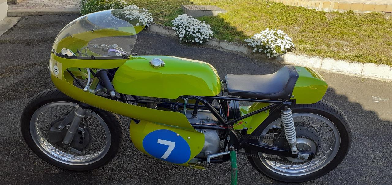 DRIXTON Aermacchi Ala dOro - 1967 LesAnciennes.com