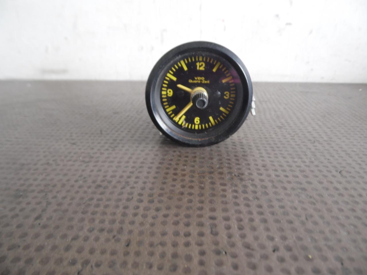 HORLOGE ANALOGIQUE 94464111500 PORSCHE 944 LesAnciennes.com