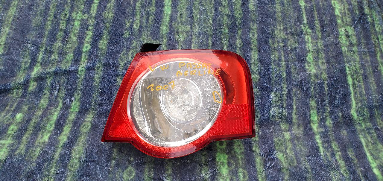 Feu AR D VOLKSWAGEN Passat B6 berline 2005 - 2010 LesAnciennes.com