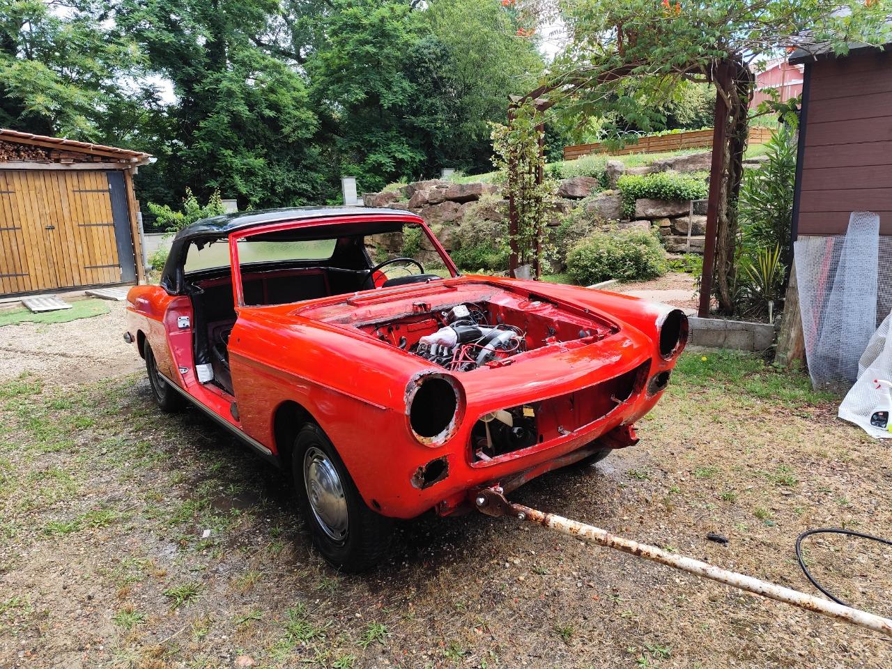 PEUGEOT 404 cabriolet - 1967 LesAnciennes.com