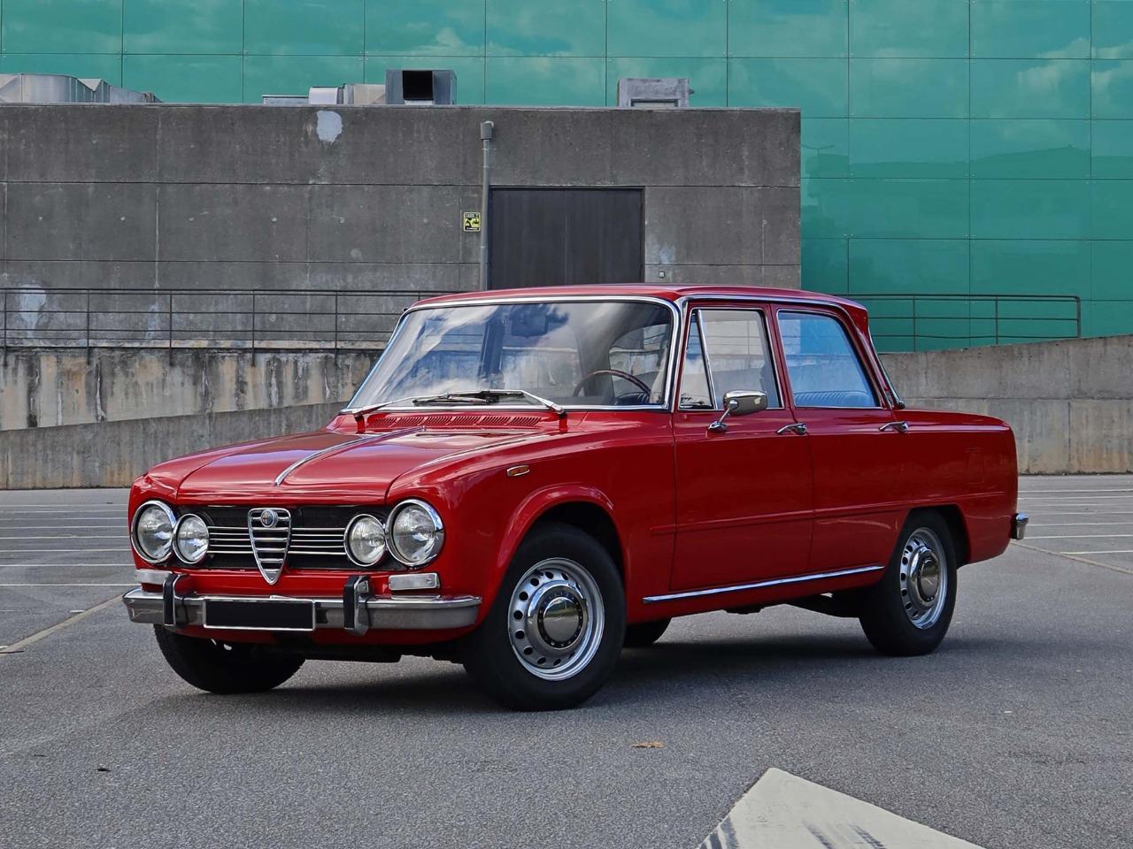 ALFA ROMEO Giulia 1600 Super - 1972 LesAnciennes.com