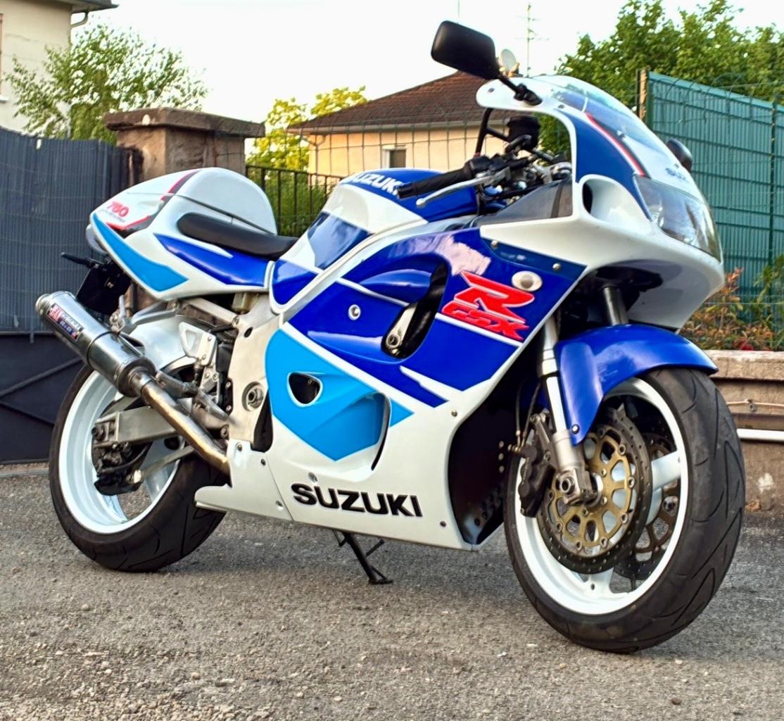 SUZUKI GSXR 750 Srad - 1997 LesAnciennes.com
