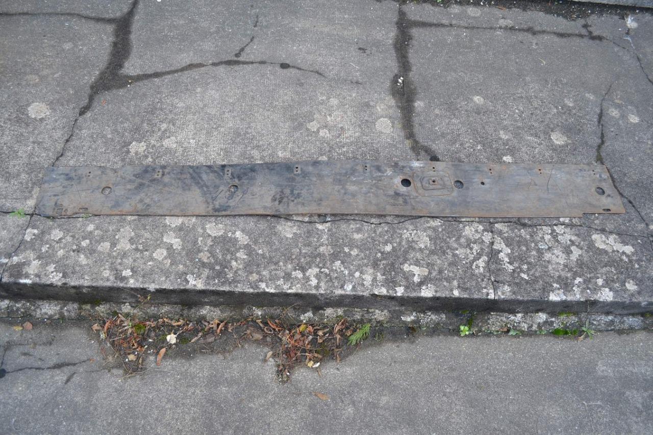 Tôle bas de caisse G RENAULT 12 (R12), neuve LesAnciennes.com