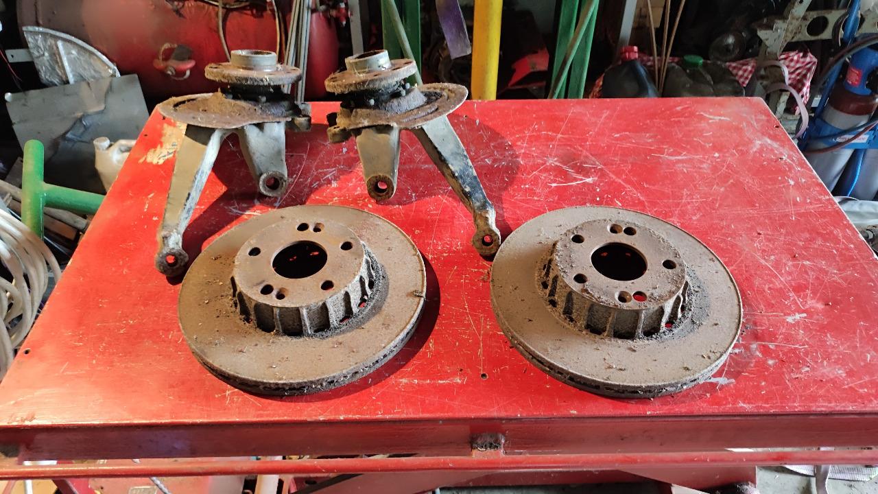 Freinage Renault R25 LesAnciennes.com