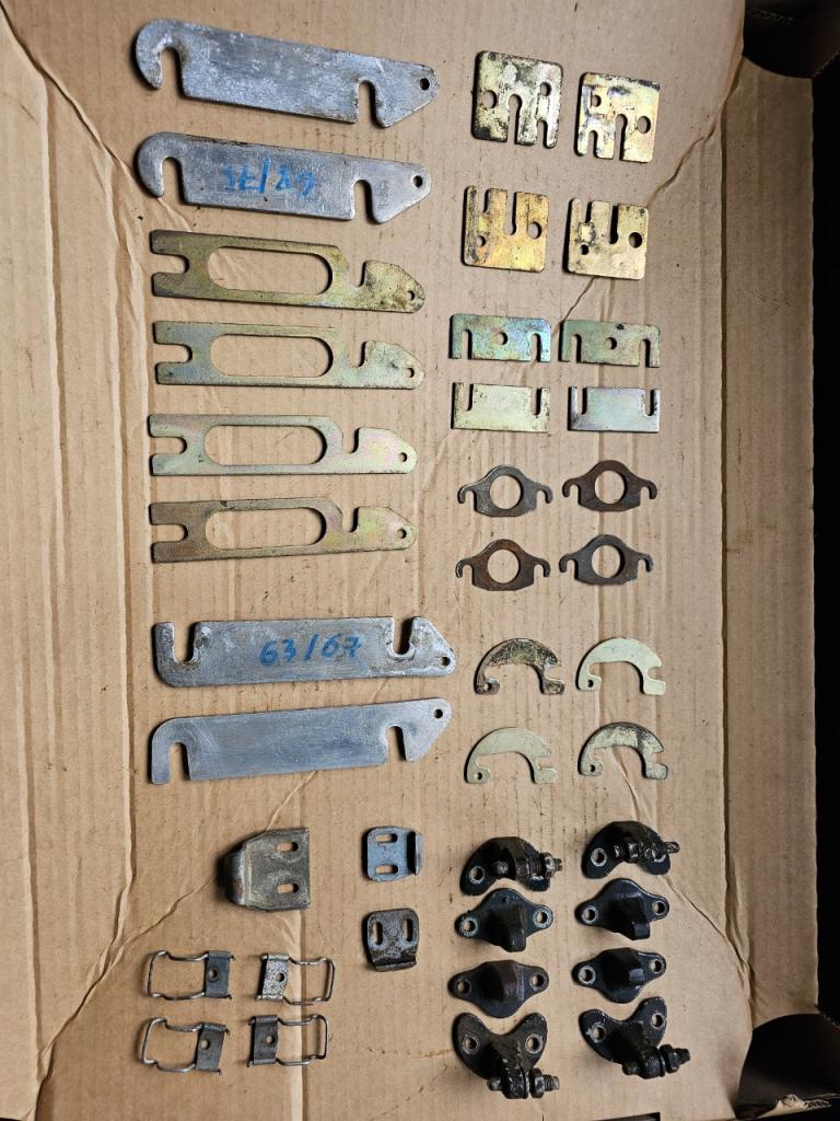 Cale et support CITROEN DS LesAnciennes.com