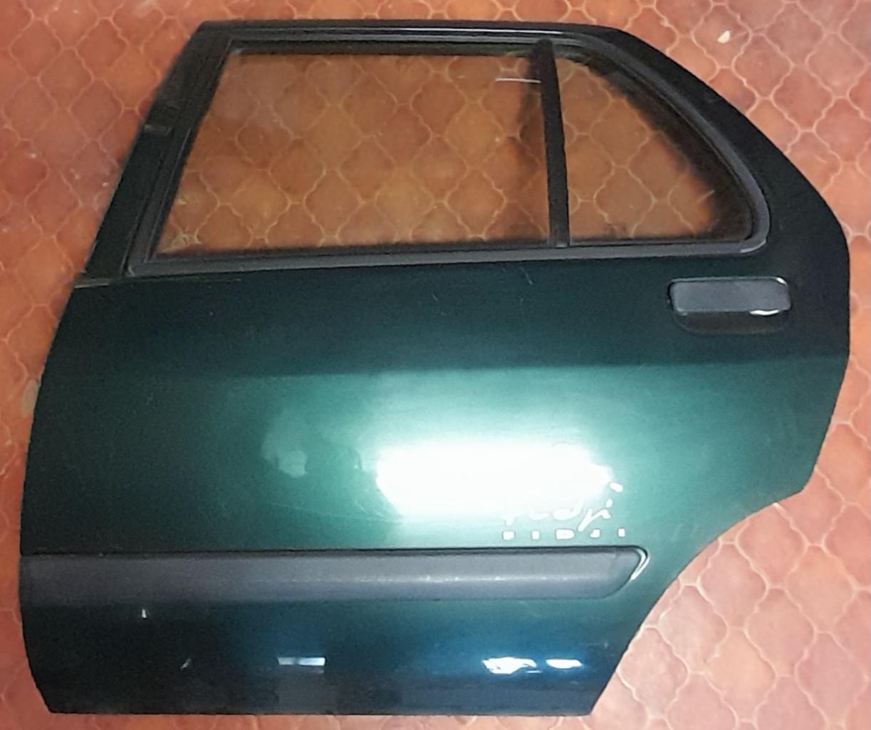 Porte AR G Renault Clio 1 phase II fidji 1.9D LesAnciennes.com