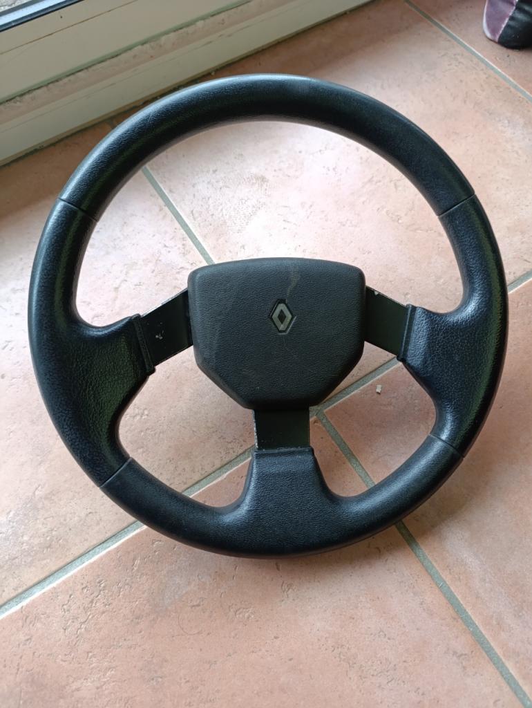 Volant RENAULT Clio LesAnciennes.com