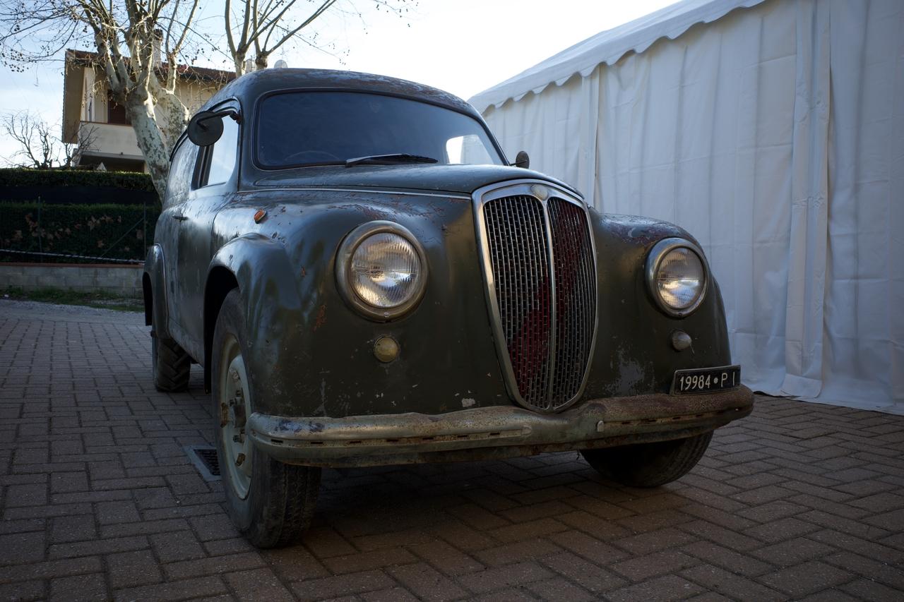 1955 Lancia Appia Furgoncino LesAnciennes.com
