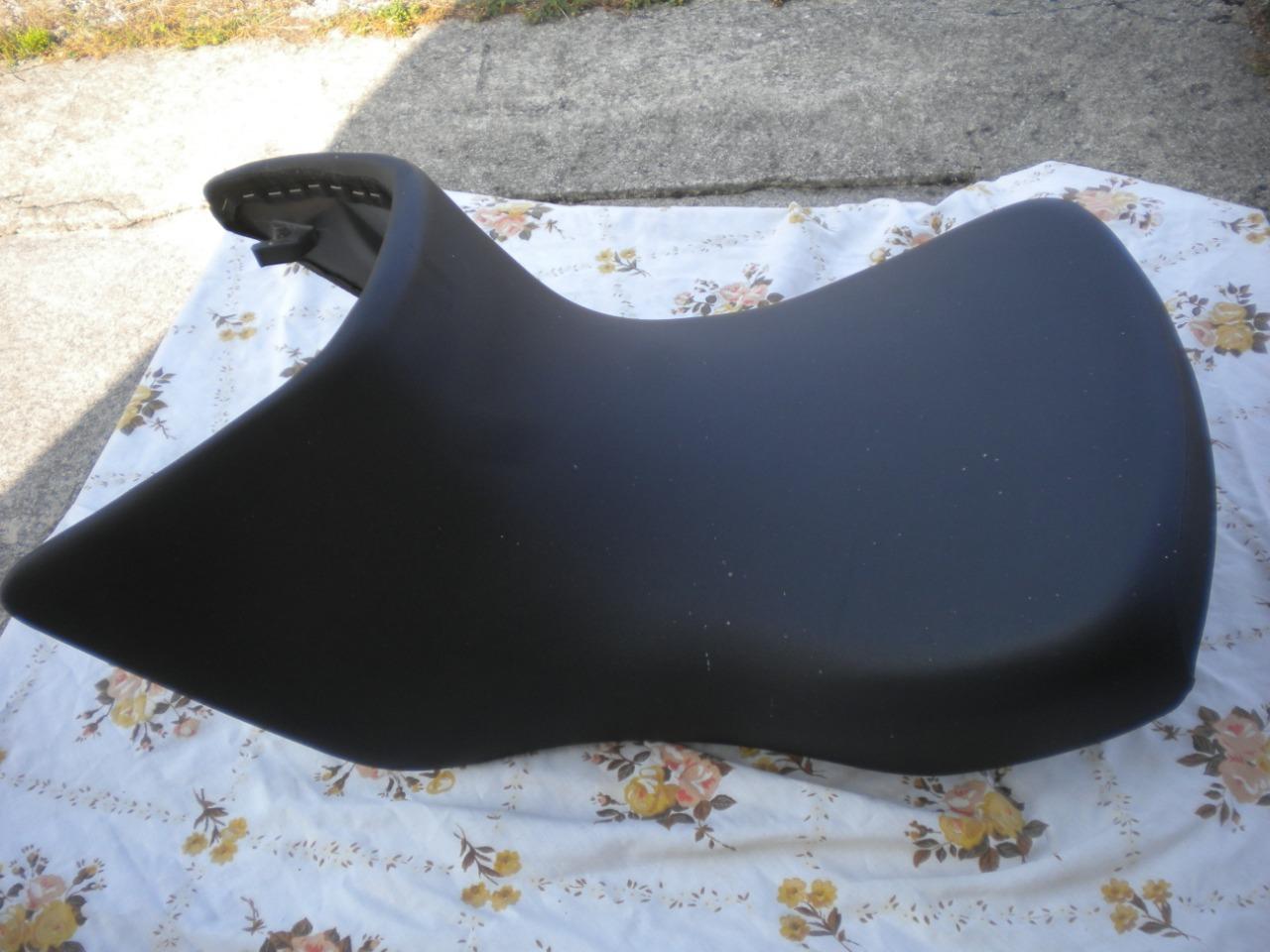 Selle BMW une selle moto a identifier modèle LesAnciennes.com