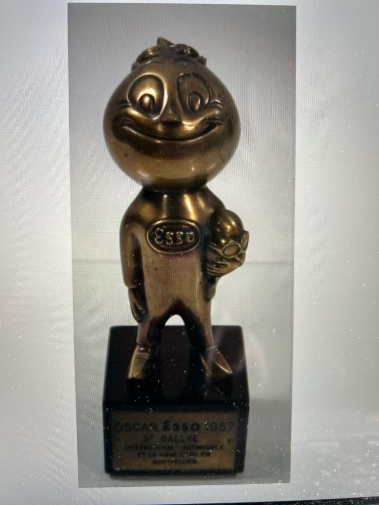 OSCAR ESSO RECHERCHE POUR COLLECTION LesAnciennes.com