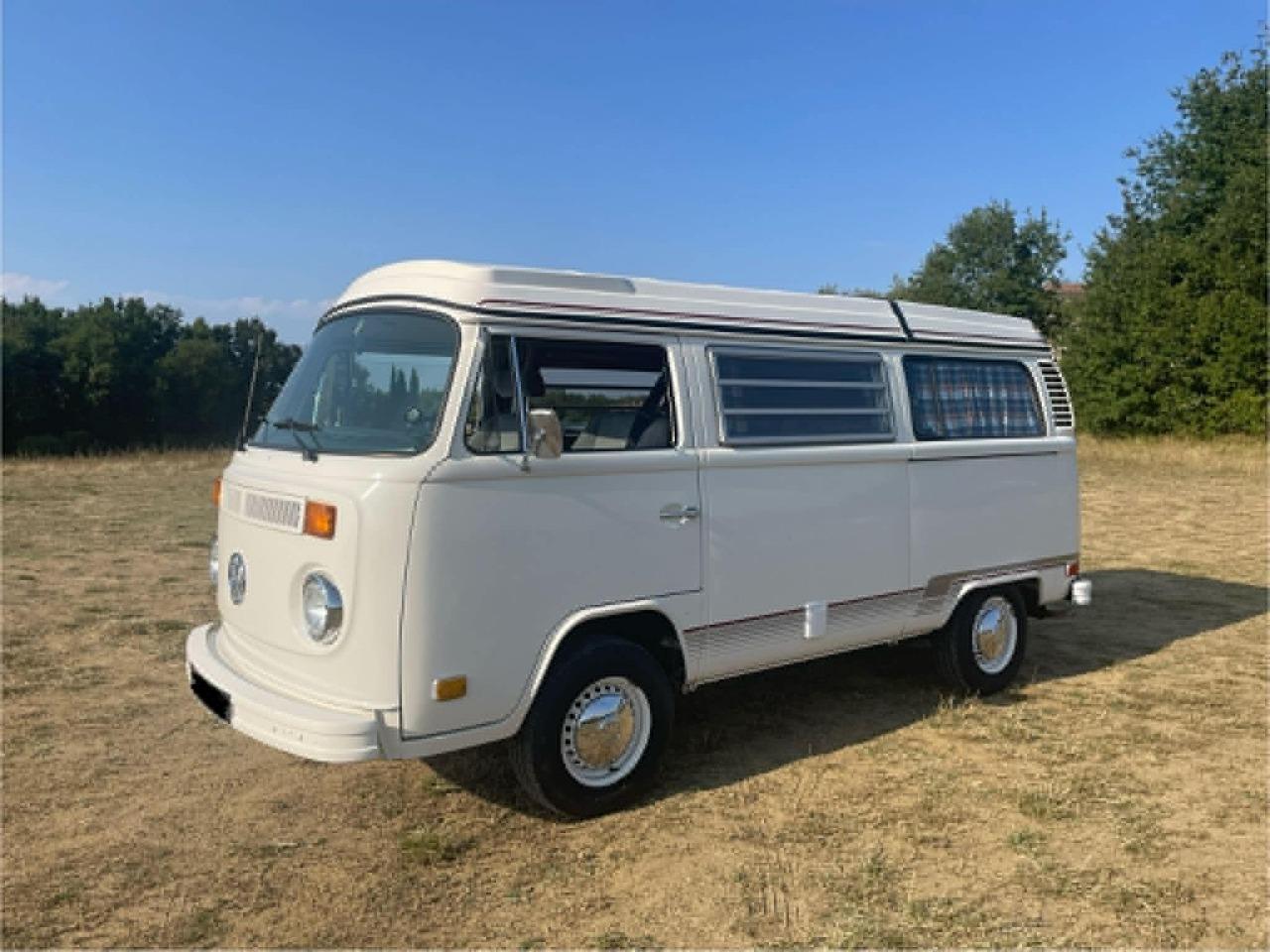VOLKSWAGEN Combi 23-517 T2b Westfalia - 1973 LesAnciennes.com
