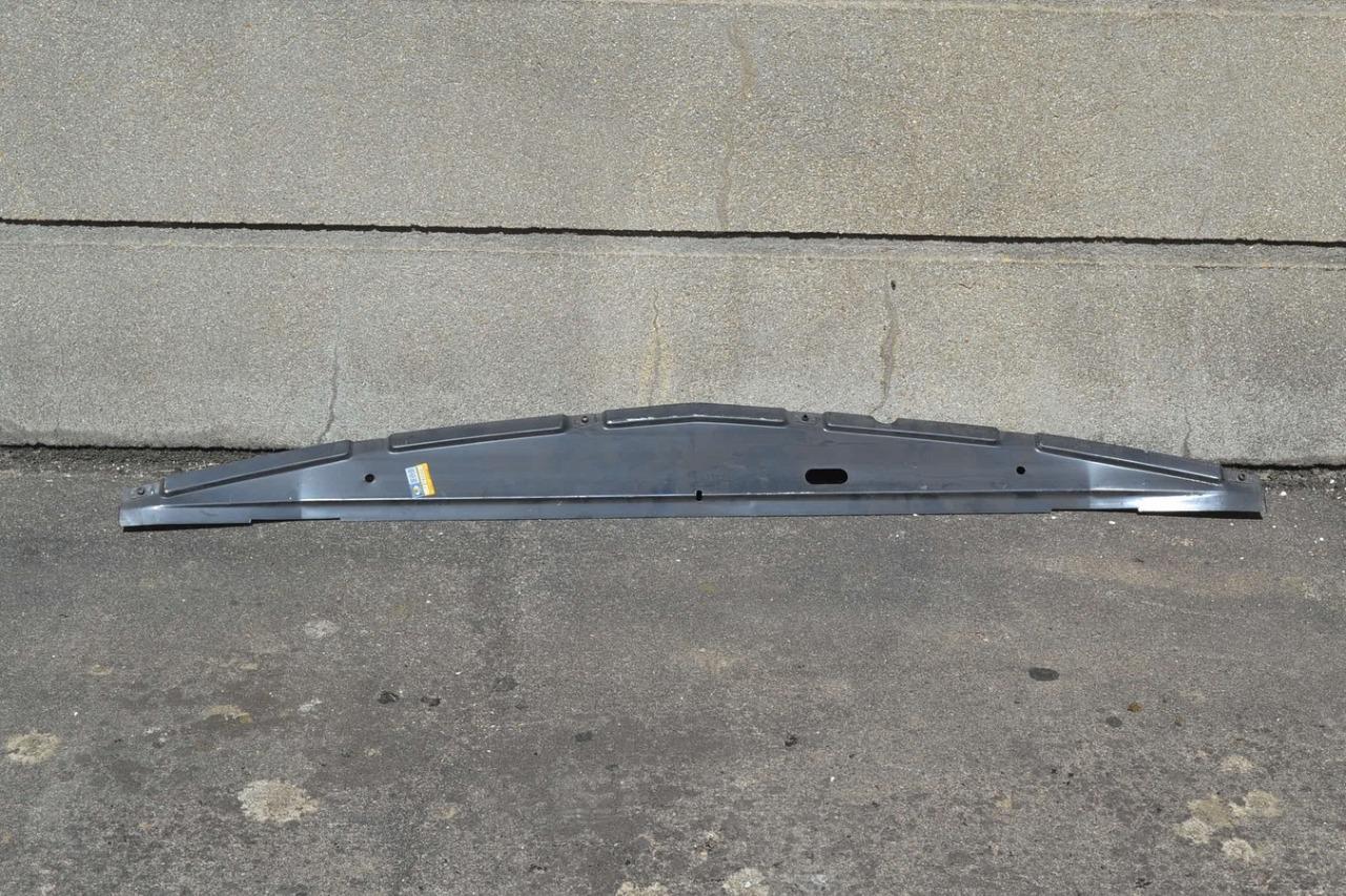 Traverse supérieure avant PEUGEOT 305, neuve LesAnciennes.com