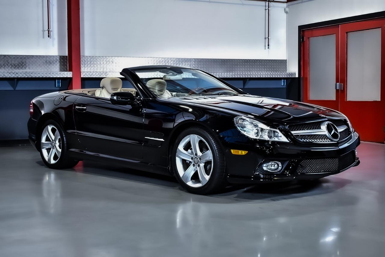 2009 Mercedes-Benz R230 SL550 Convertible 5,5L V8 LesAnciennes.com