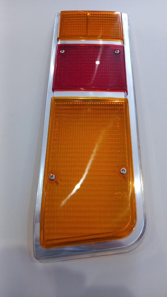 FEU ARRIERE GAUCHE R16 R16TS R10 LesAnciennes.com