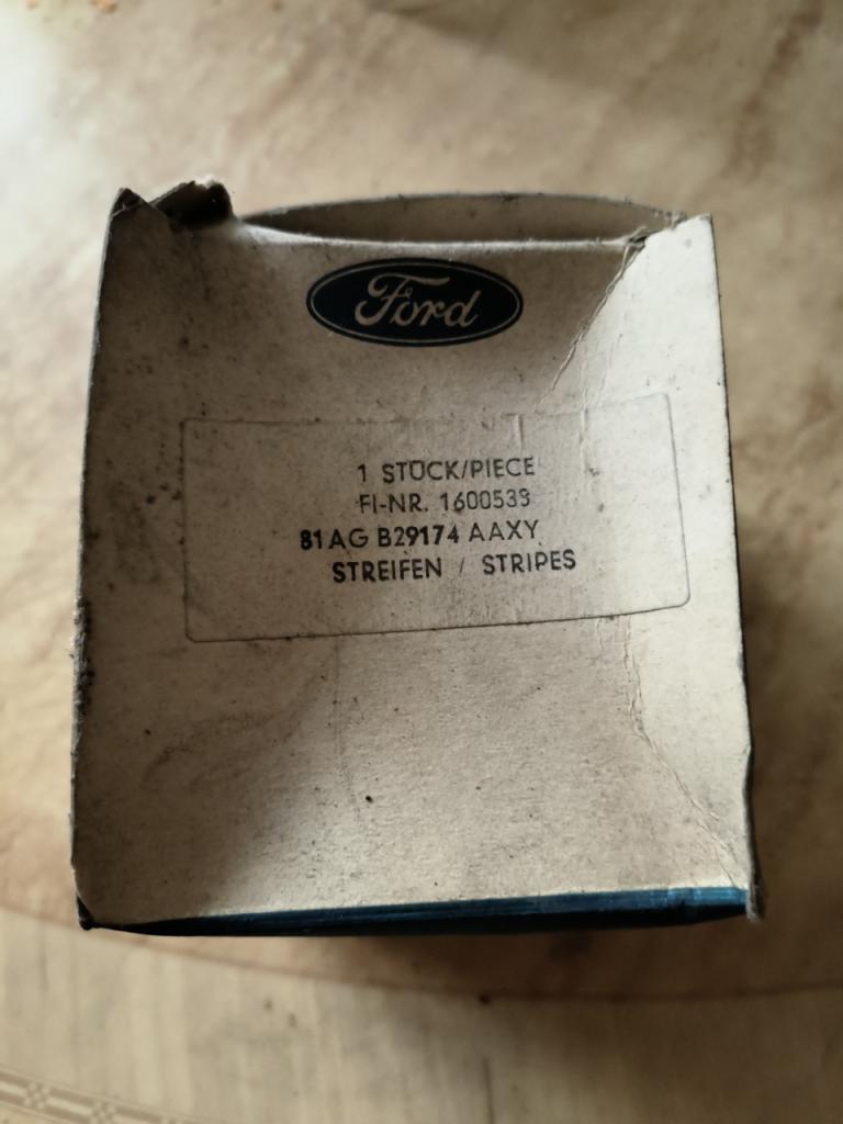 Liseré adhésif Ford d’origine années 80–90 LesAnciennes.com